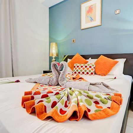 Pereybere Apartment With Breakfast And Private Balcony Pereybere Beach Exterior photo