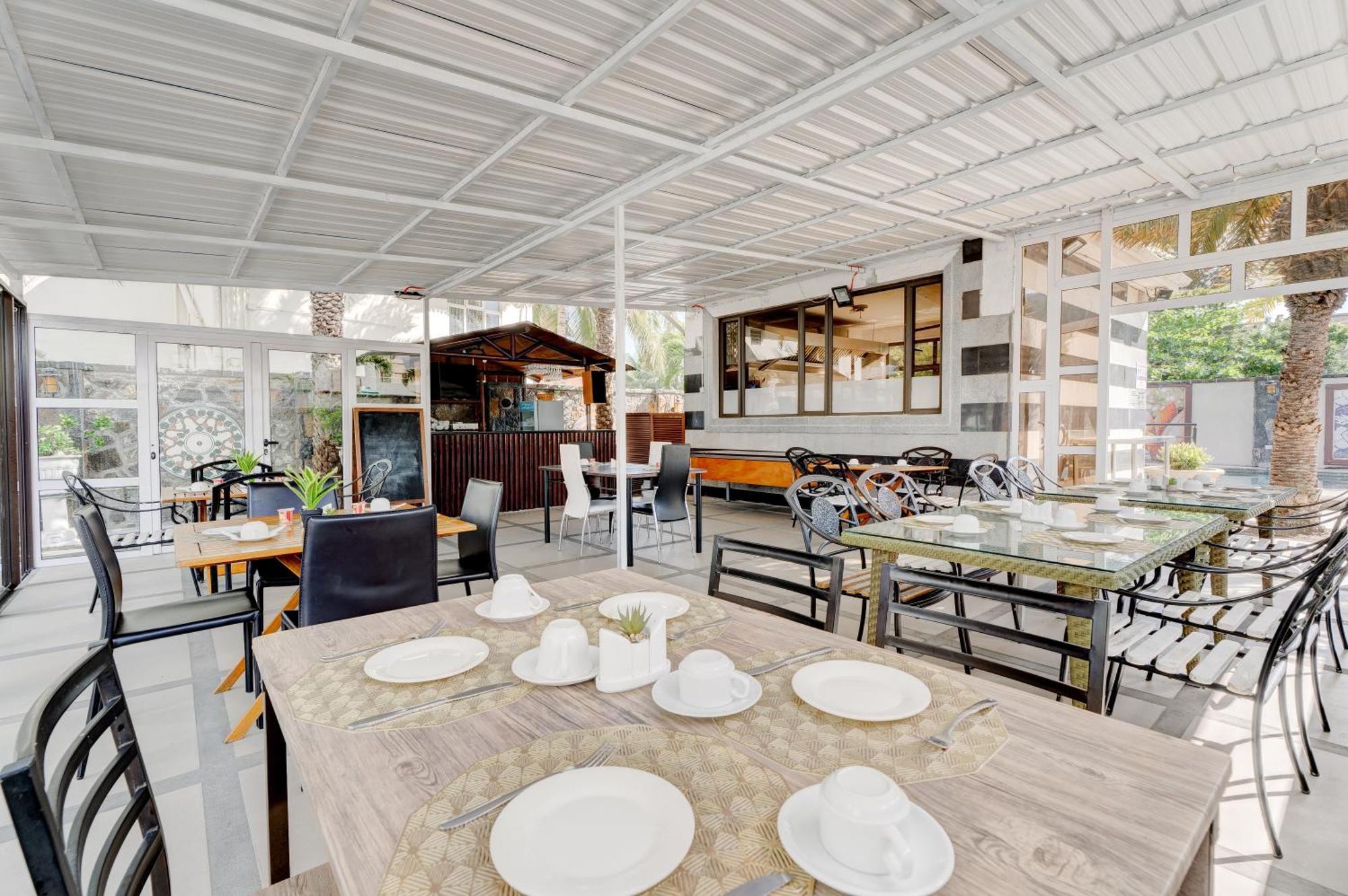 Pereybere Apartment With Breakfast And Private Balcony Pereybere Beach Exterior photo